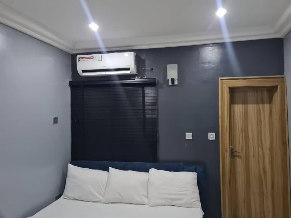 Wine House, Maitama, Abuja Apartman Kültér fotó