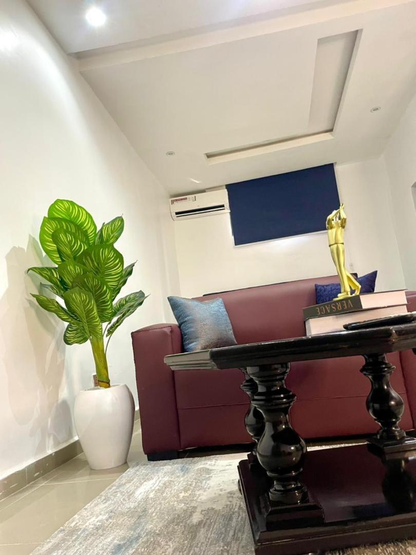 Wine House, Maitama, Abuja Apartman Kültér fotó
