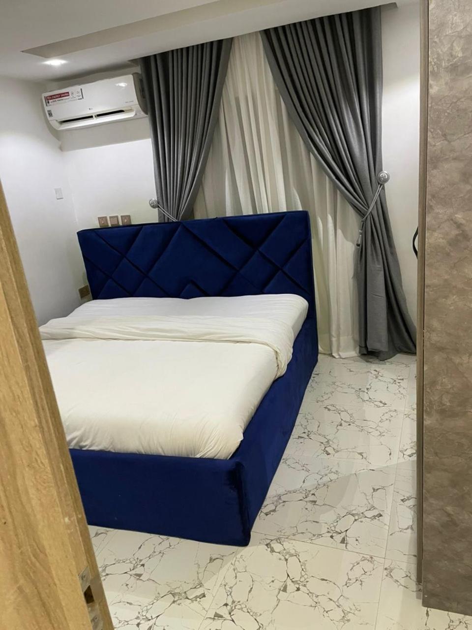 Wine House, Maitama, Abuja Apartman Kültér fotó